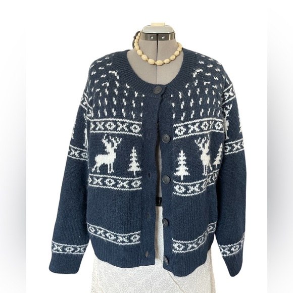 Old Navy Fair Isle Holiday Cardigan Sweater – XL Cozy Knit Button Front - Picture 2 of 8